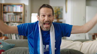 גורי אלפי בקמפיין מגדל, צילום: צילום מסך